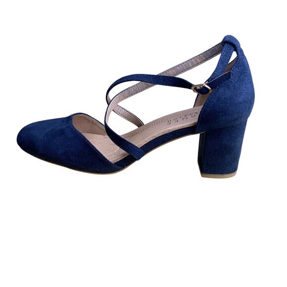 Journee Collection Foster Navy Faux Suede Block Heel Sandal Pump- Size 9 NWOT - Picture 1 of 10